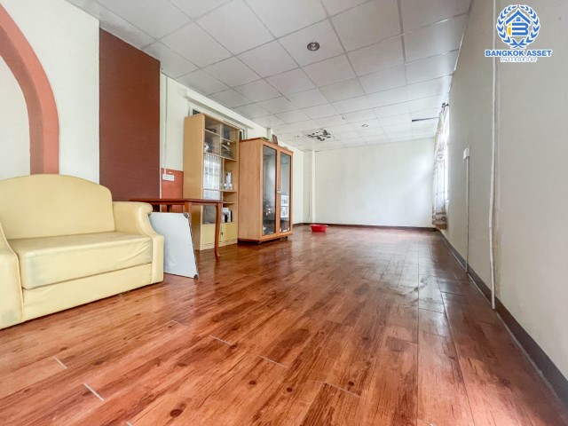 *****ทาวน์เฮ้าส์มือสอง 3 ชั้น ม.ภุมรินทร์ พหลโยธิน72 หลังมุม บนเนื้อที่ 37 ตร.ว. ฟังก์ชัน 5 ห้องนอน 4 ห้องน้ำ 2 ที่จอดรถ แถมฟรี! 3 เครื่องปรับอากาศ 7 เครื่อง และปั๊มน้ำ 1 เครื่อง ทำเลดีมาก เชื่อมต่อ ถ.พหลโยธิน, ถ.รังสิต-ปทุมธานี ใกล้ห้างเซียร์รังสิต ฟิวเจอร์พาร์ครังสิต และรถไฟฟ้าสายสีแดงเข้ม "สถานีหลักหก"